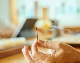 【オンライン体験】素材を混ぜて自分だけの香りを。天然素材のお香・線香作り体験（★木香炉なし）